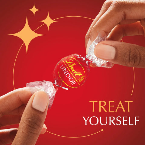 Milk Chocolate LINDOR Truffles 800-pc Case (353 oz)